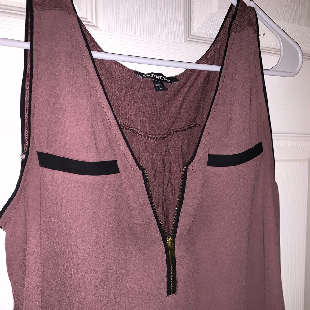 Express Medium Zipper Maroon/Black tank